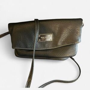 Nine West Crossbody Wristlet Black leather‎